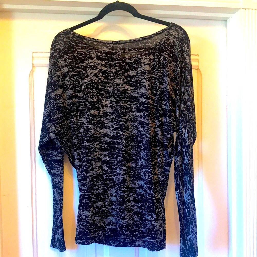 STUDIO M Raglan Sleeve Top - Picture 2 of 2